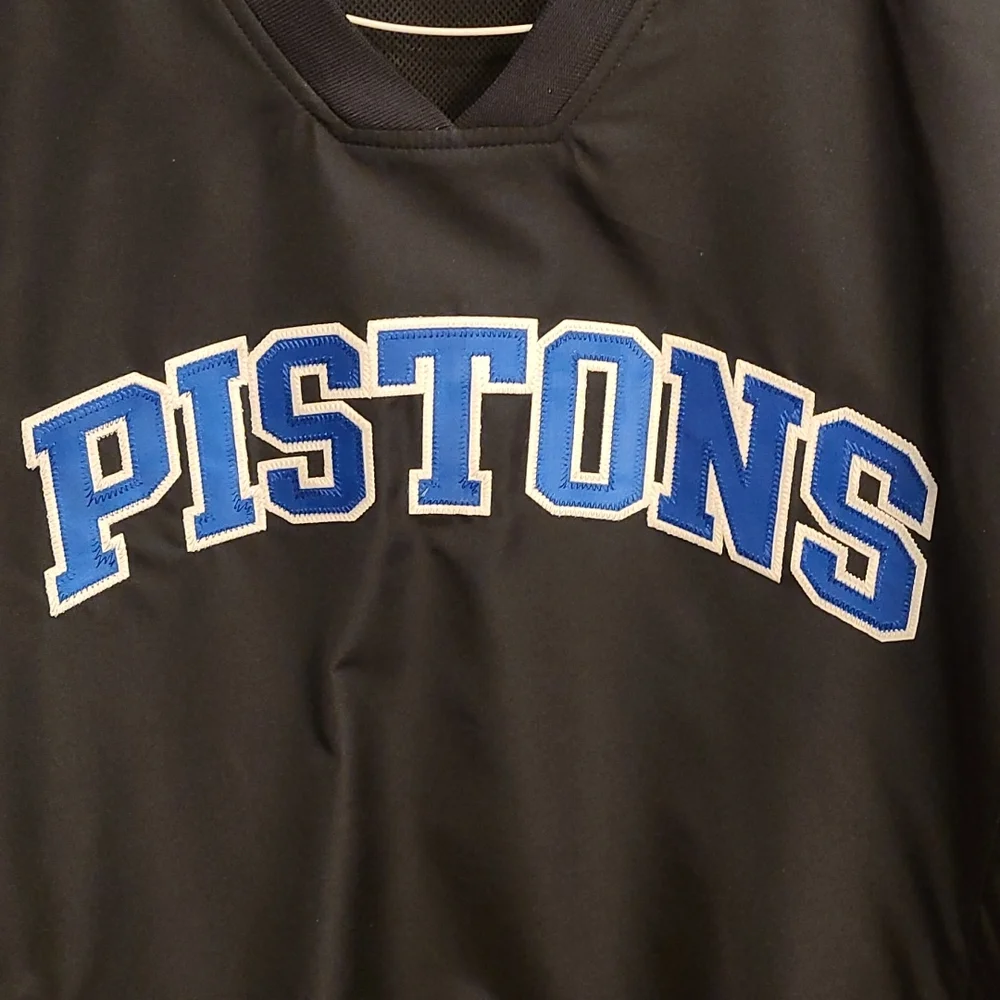 Pistons V-neck Windshirt - Picture 3 of 10